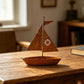 ⛵ Få 50% rabatt nu! 🌱 Metallkruka i form av en segelbåt – Handgjord, väderbeständig och perfekt för suckulenter, örter eller blommor – en charmig trädgårds- eller hylldekoration 🏡