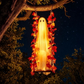 🔥🎁Nyhet 50 % RABATT🔥Hängande Halloween-spöke på Gunga med Fjärrkontroll LED och Lönnlöv