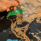 🌍 50% RABATT IDAG – Skrapa fram dina resminnen och se hur mycket av världen du upptäckt – Scratch Map resedagbok